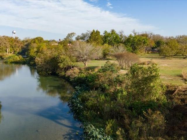 Land for sale in Martindale, Texas