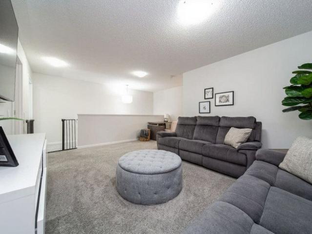House for rent in Wedgewood, Alberta