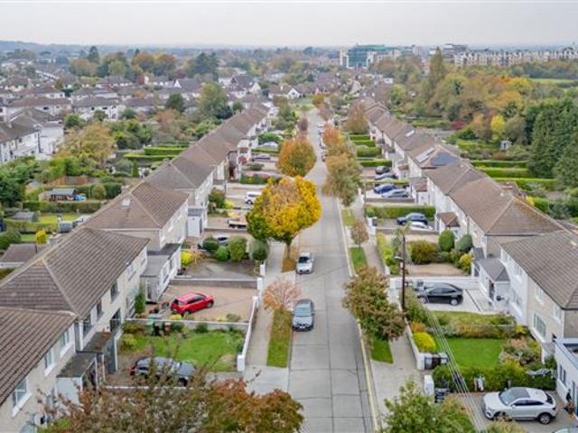 Detached House for sale in Dublin 14, Dundrum