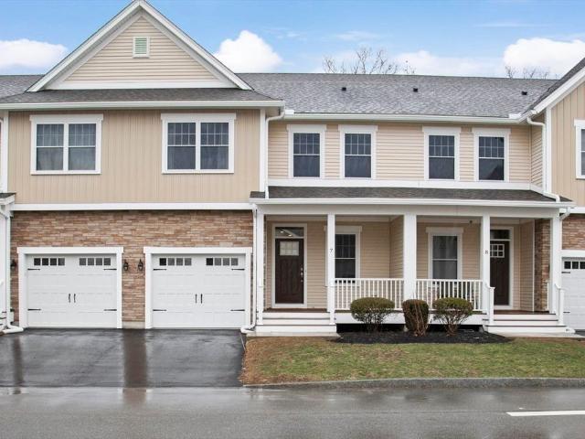 Townhouse for rent in Woburn, Massachusetts