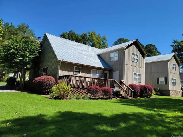 House for sale in Guntersville, Alabama
