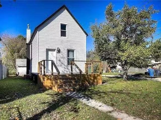 House for rent in East St. Paul, Manitoba