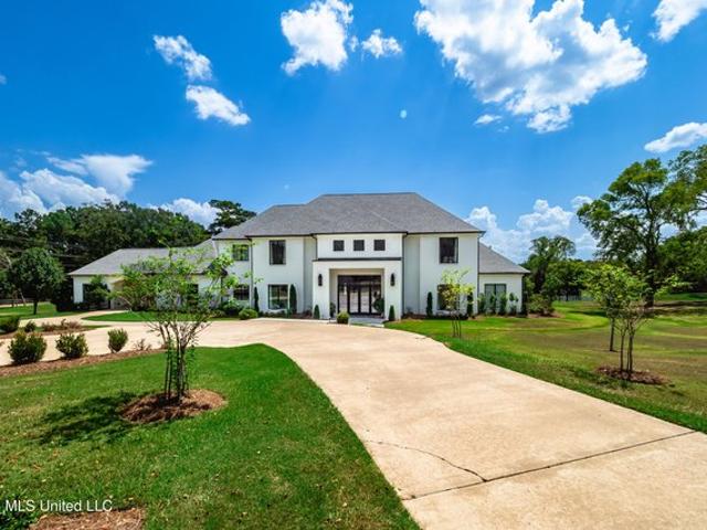 House for sale in Ridgeland, Mississippi