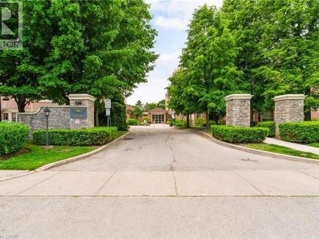 Condo for sale in Burlington, Golden Horseshoe