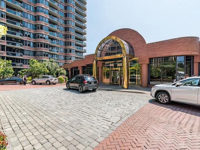 Condo for sale in Carlstadt, New Jersey