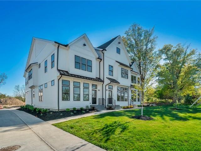 Condo for sale in Chardon, Ohio
