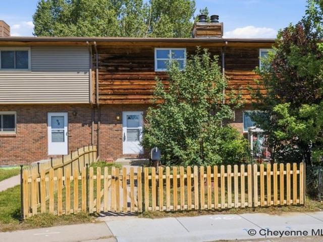 Townhouse for sale in Cheyenne, Laramie County