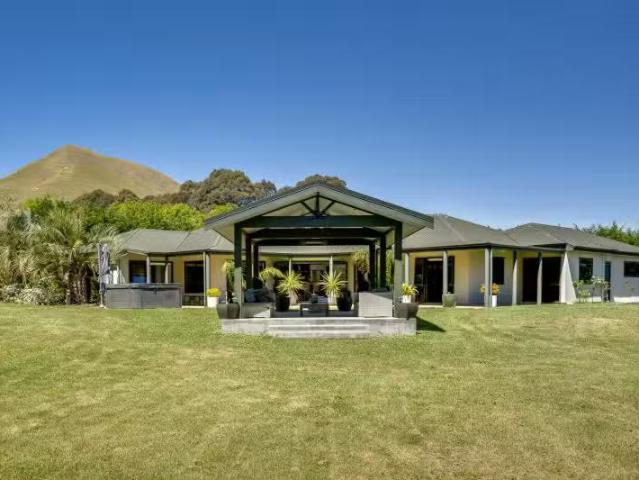 House for sale in Hastings