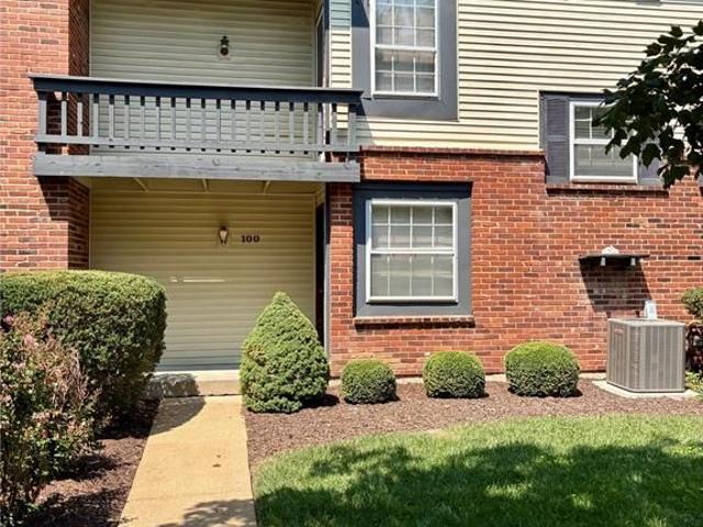 Townhouse for rent in Chesterfield, Missouri