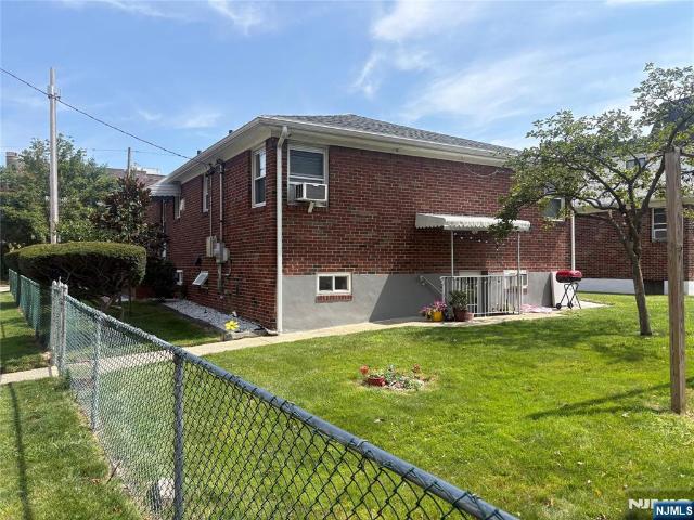House for sale in Cliffside Park, New Jersey