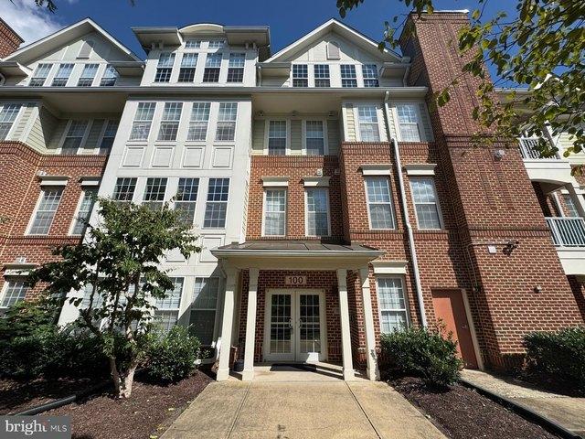 Condo for sale in La Plata, Charles County