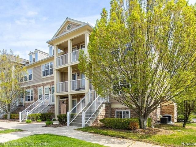 Townhouse for rent in Lake Orion, Michigan