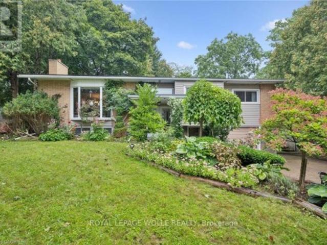 House for sale in Forest Hills, Kitchener