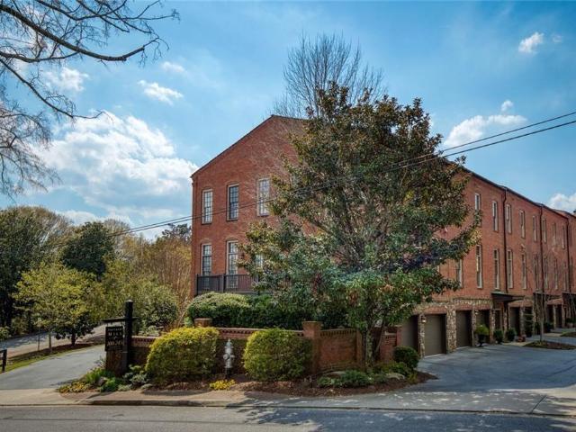 Townhouse for sale in Roswell, Georgia