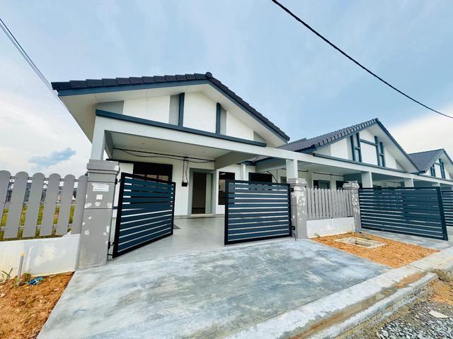 Terraced House for sale in Malaka