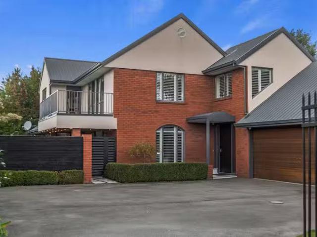 House for sale in Chaslands, Canterbury