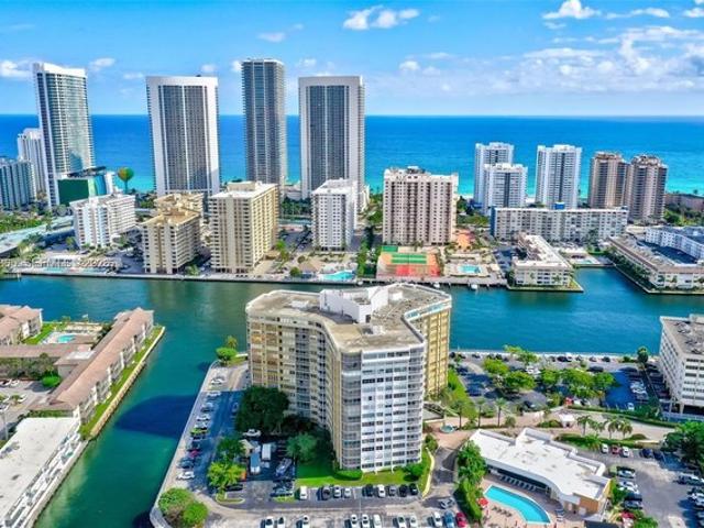 Condo for sale in Hallandale, Florida