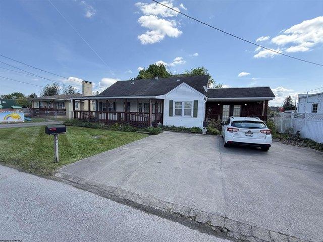 House for sale in Elkins, West Virginia