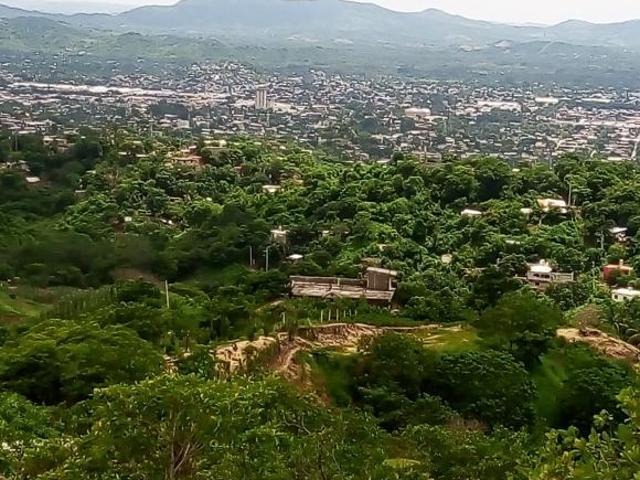 100 has cerca de Acapulco Guerrero