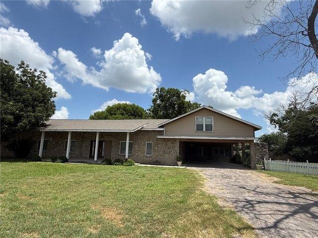 House for sale in Three Rivers, Texas