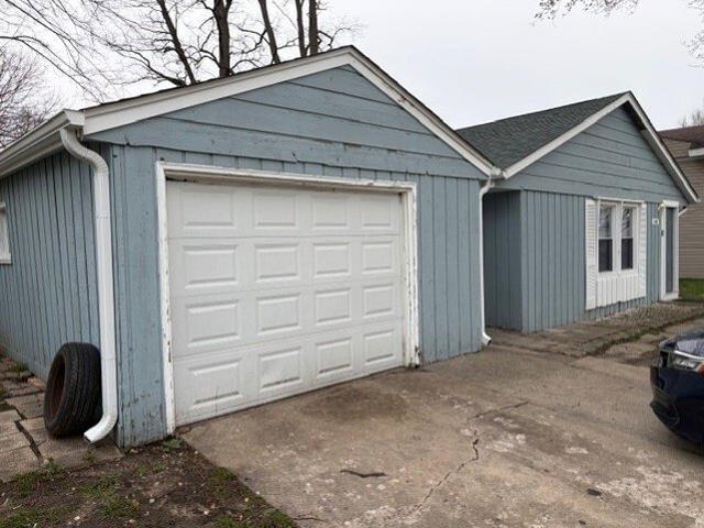 House for sale in Carpentersville, Illinois