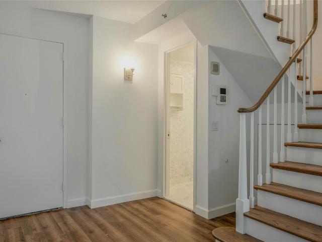 Condo for sale in Garden City