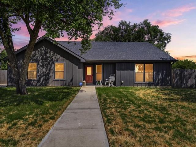 House for sale in Whitney, Texas