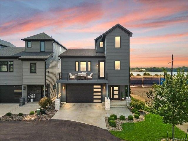 House for sale in Jeffersonville, Indiana