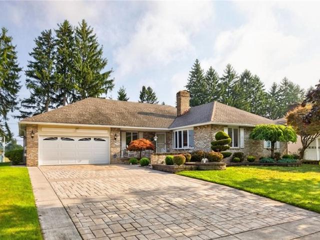 House for sale in Oak Hill, New York