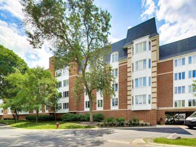 Condo for sale in Buffalo Grove, Illinois