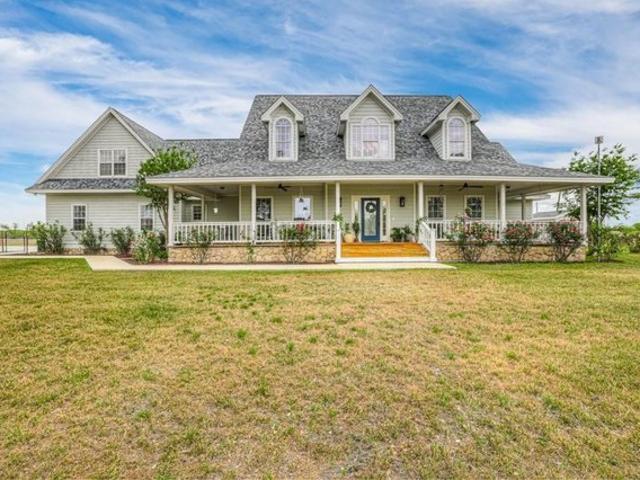 House for sale in Martindale, Texas