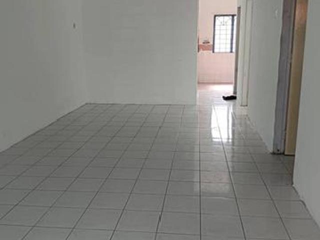 Terraced House for sale in Malaka