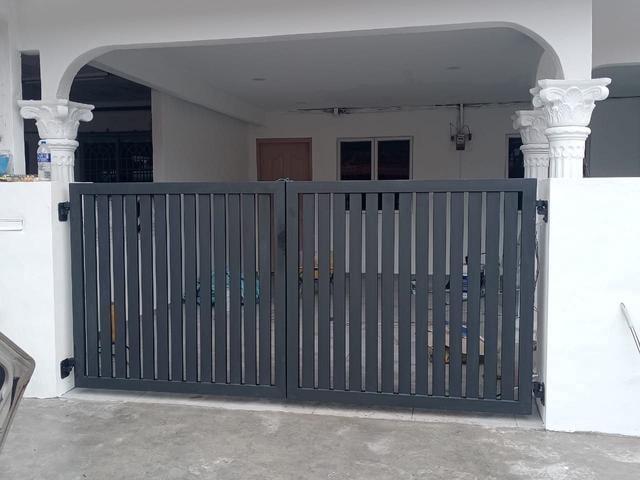 Terraced House for sale in Malaka