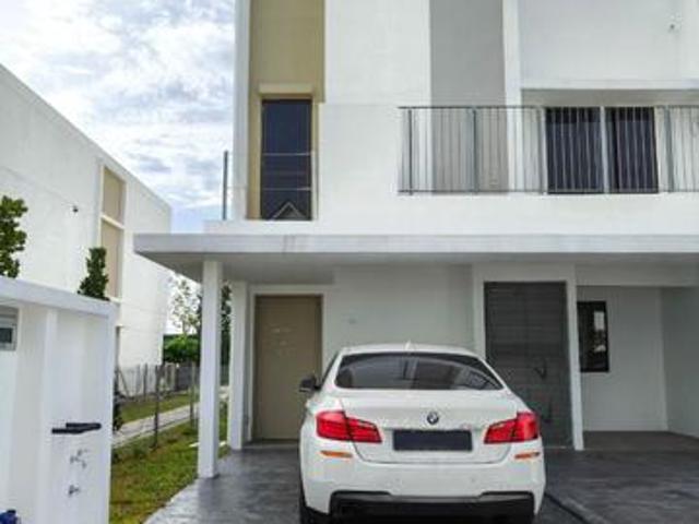 Townhouse for sale in Tanjong Sepat, Selangor