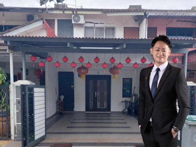 Terraced House for sale in Malaka