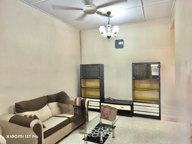 Terraced House for sale in Malaka