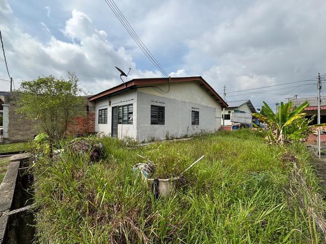 Terraced House for sale in Malaka