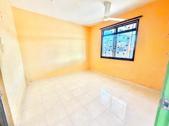 Terraced House for sale in Malaka