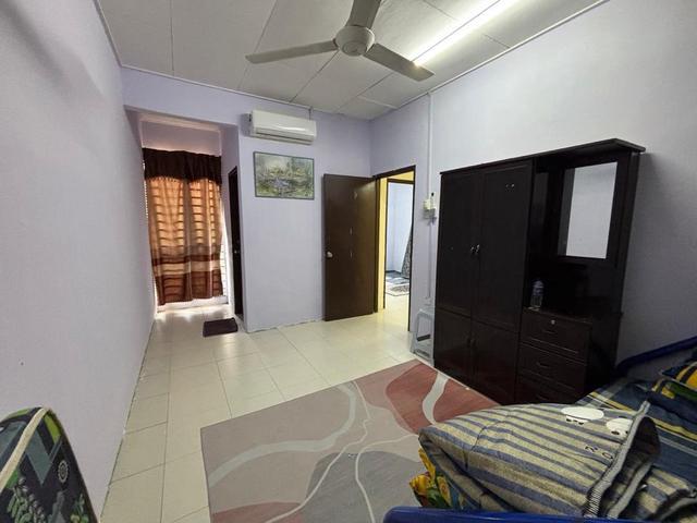 Terraced House for sale in Malaka
