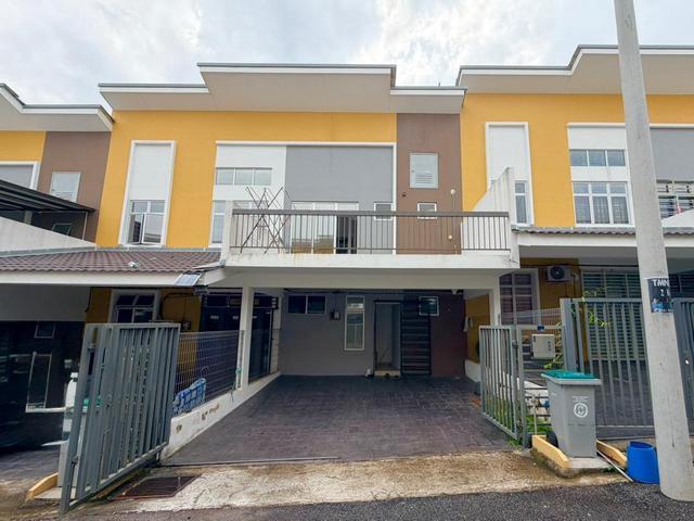 Townhouse for sale in Durian Tunggal, Malaka
