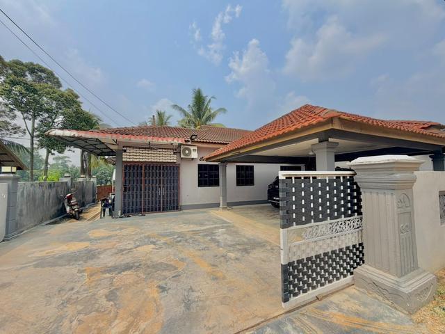 Bungalow for sale in Malaka