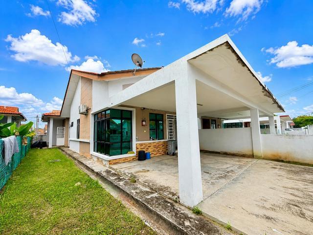 Residential House for sale in Malaka