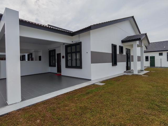 Terraced House for sale in Malaka