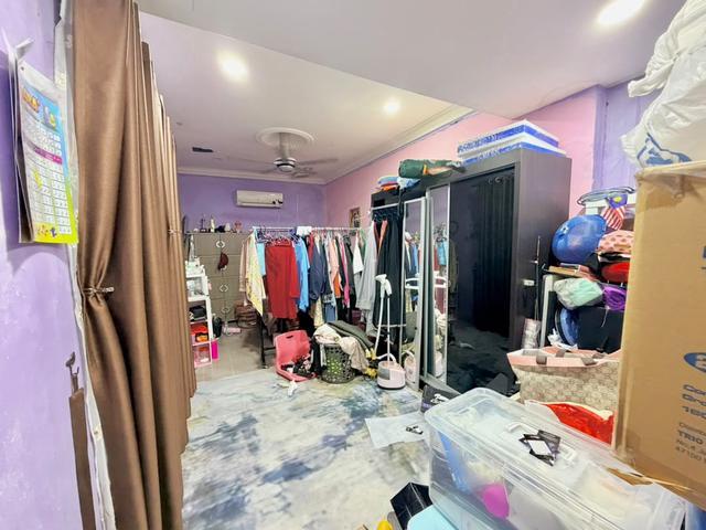Terraced House for sale in Malaka