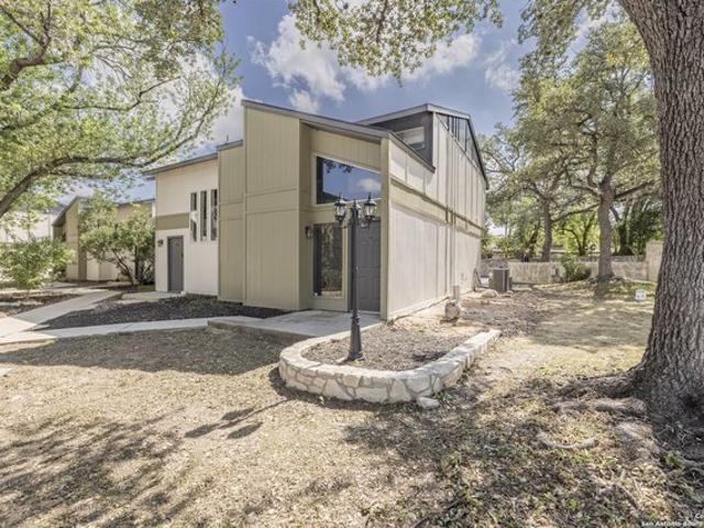 Townhouse for sale in Leesville, Texas