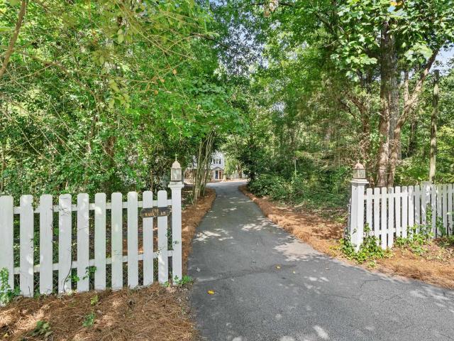 House for sale in Beechcreek Place, Lexington
