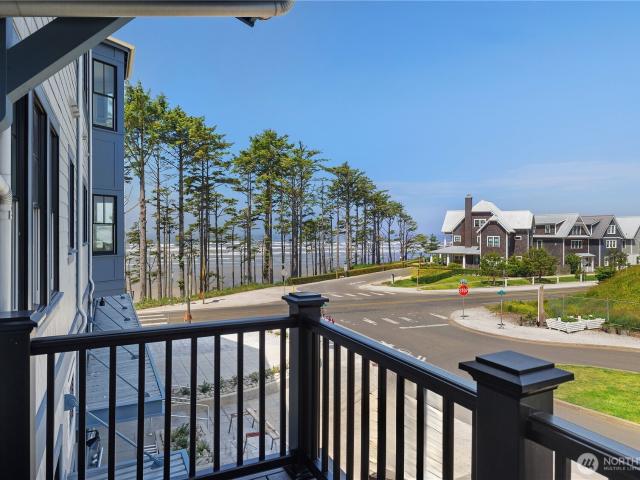 Condo for sale in Pacific Beach, Washington