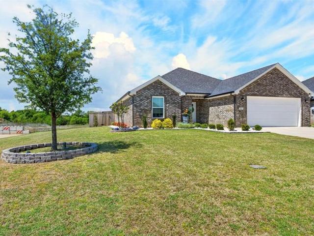 House for sale in Pottsboro, Texas