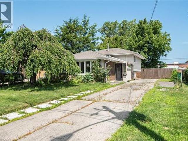 House for sale in Ancaster, Ontario