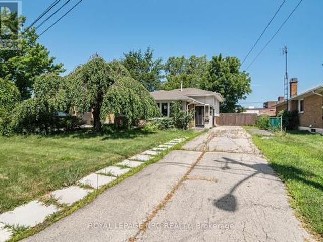 House for sale in Ancaster, Ontario